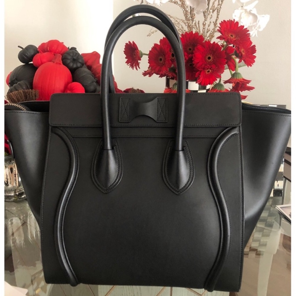 Celine luggage bag in smooth with Gold Hardware - Picture 2 of 7